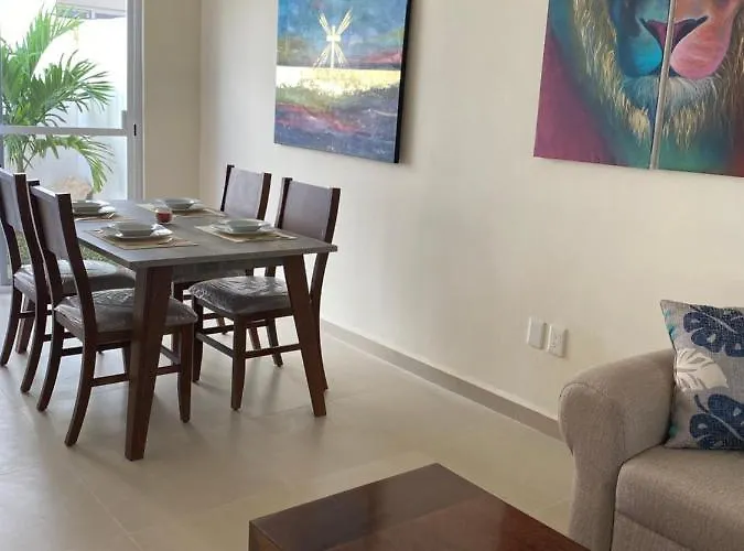 Cozy Family Vacation Near The Beach! Ferienhaus